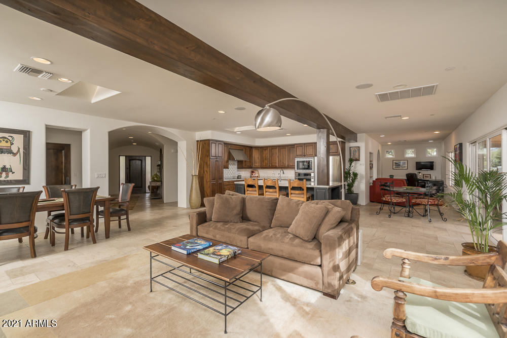 EQUESTRIAN ESTATE - Residential