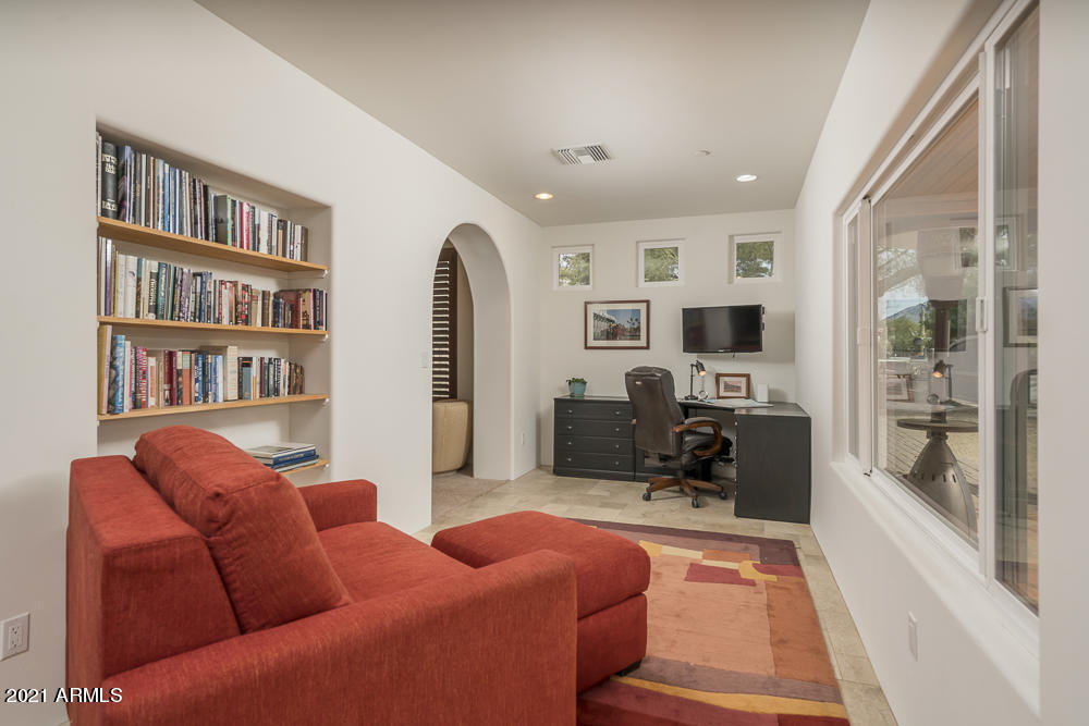 EQUESTRIAN ESTATE - Residential