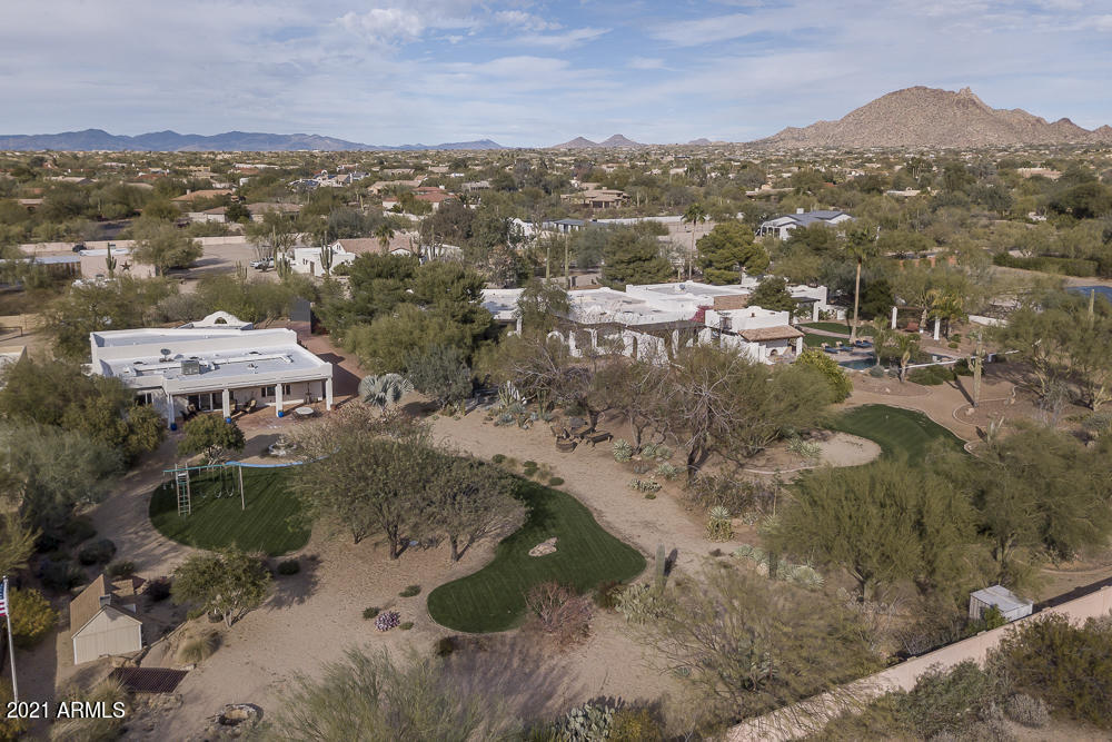EQUESTRIAN ESTATE - Residential