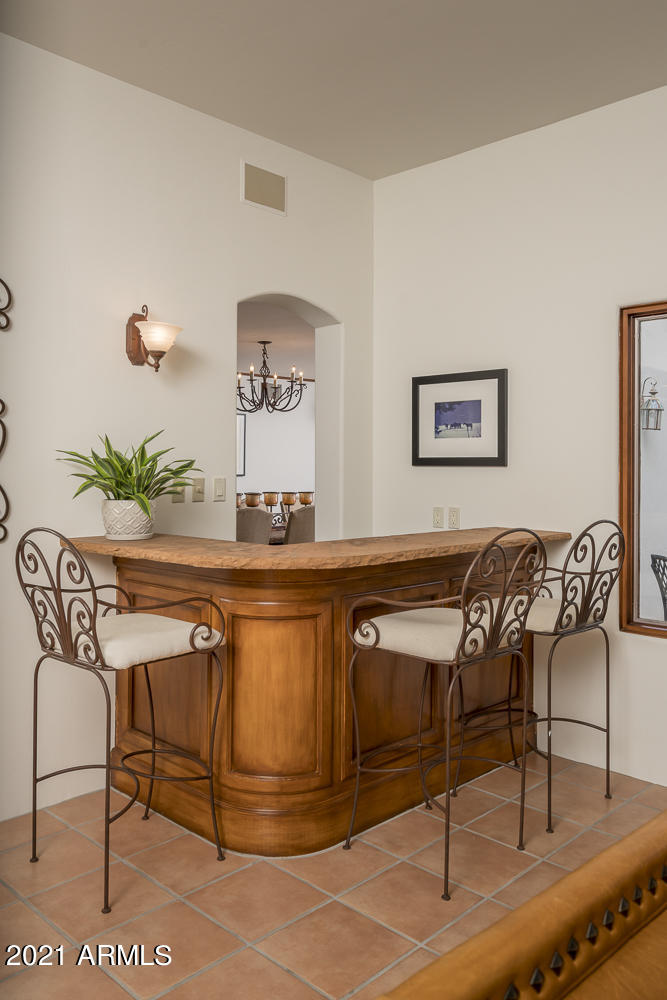 EQUESTRIAN ESTATE - Residential