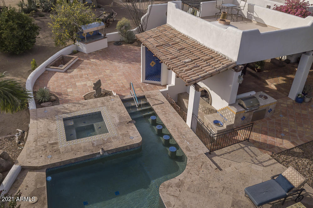 EQUESTRIAN ESTATE - Residential