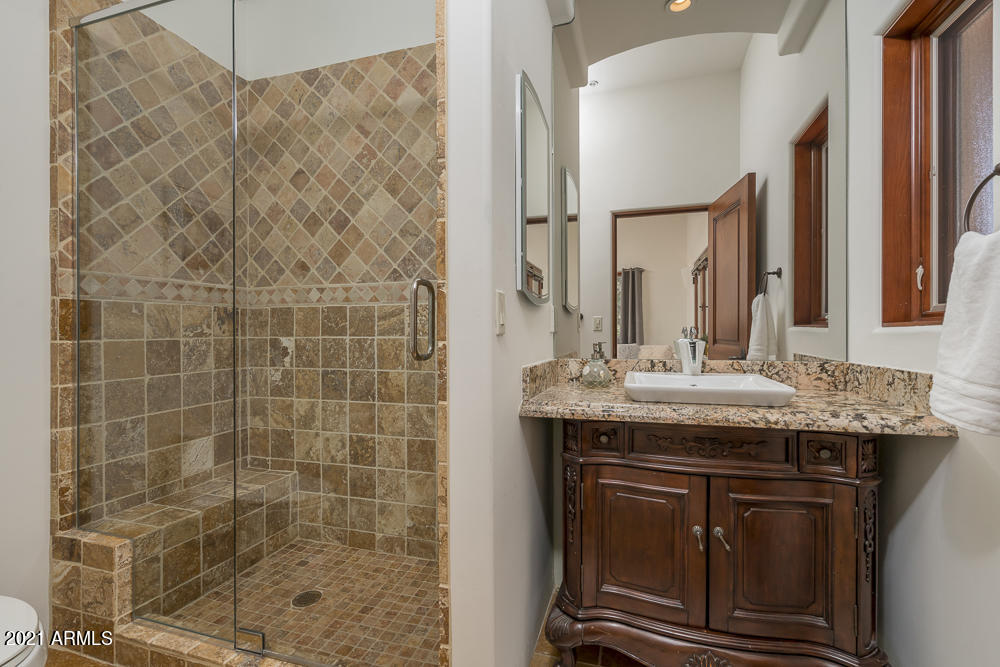 EQUESTRIAN ESTATE - Residential