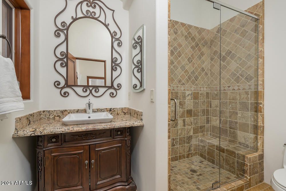 EQUESTRIAN ESTATE - Residential