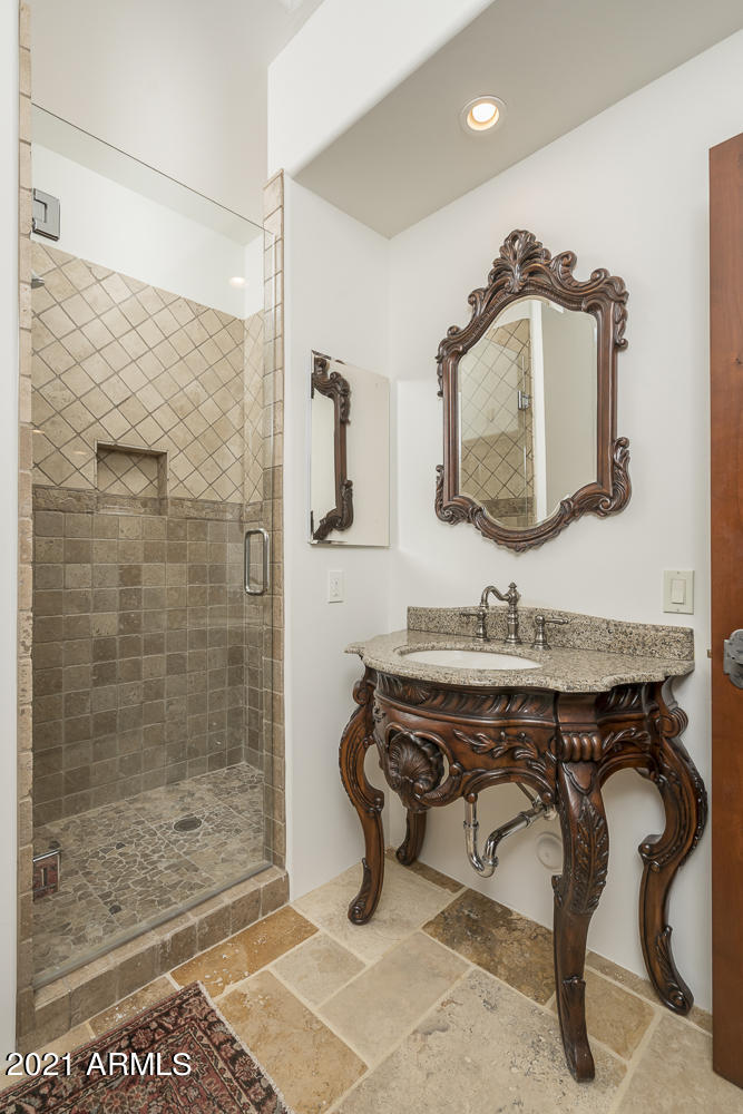 EQUESTRIAN ESTATE - Residential
