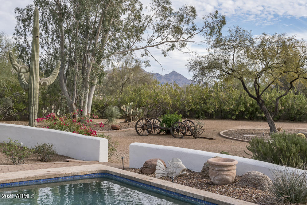 EQUESTRIAN ESTATE - Residential