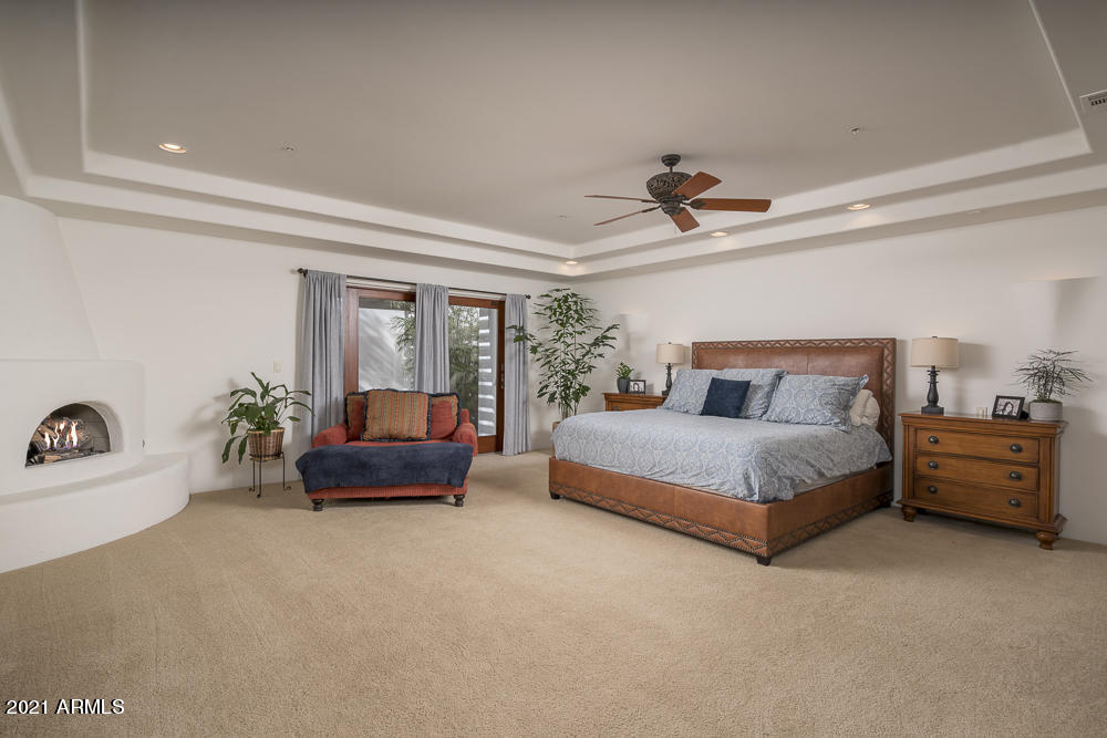 EQUESTRIAN ESTATE - Residential