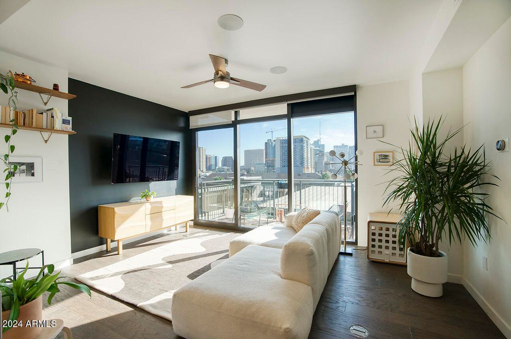 Photo of 200 W Portland Street #715, Phoenix, AZ 85003 (MLS # 6919801)