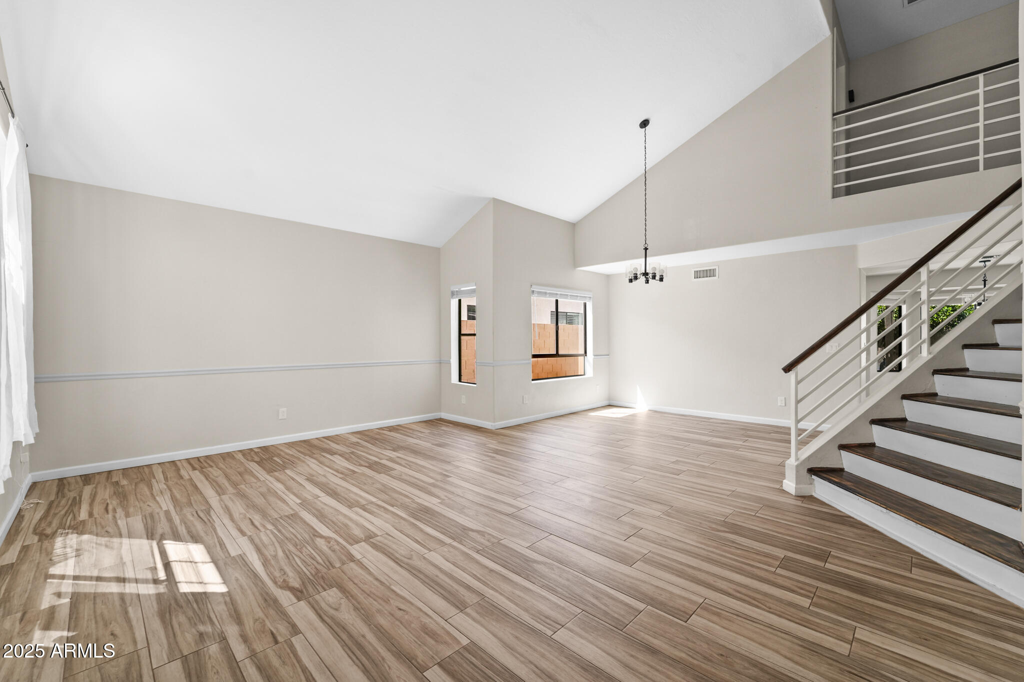332 N COBBLESTONE Street