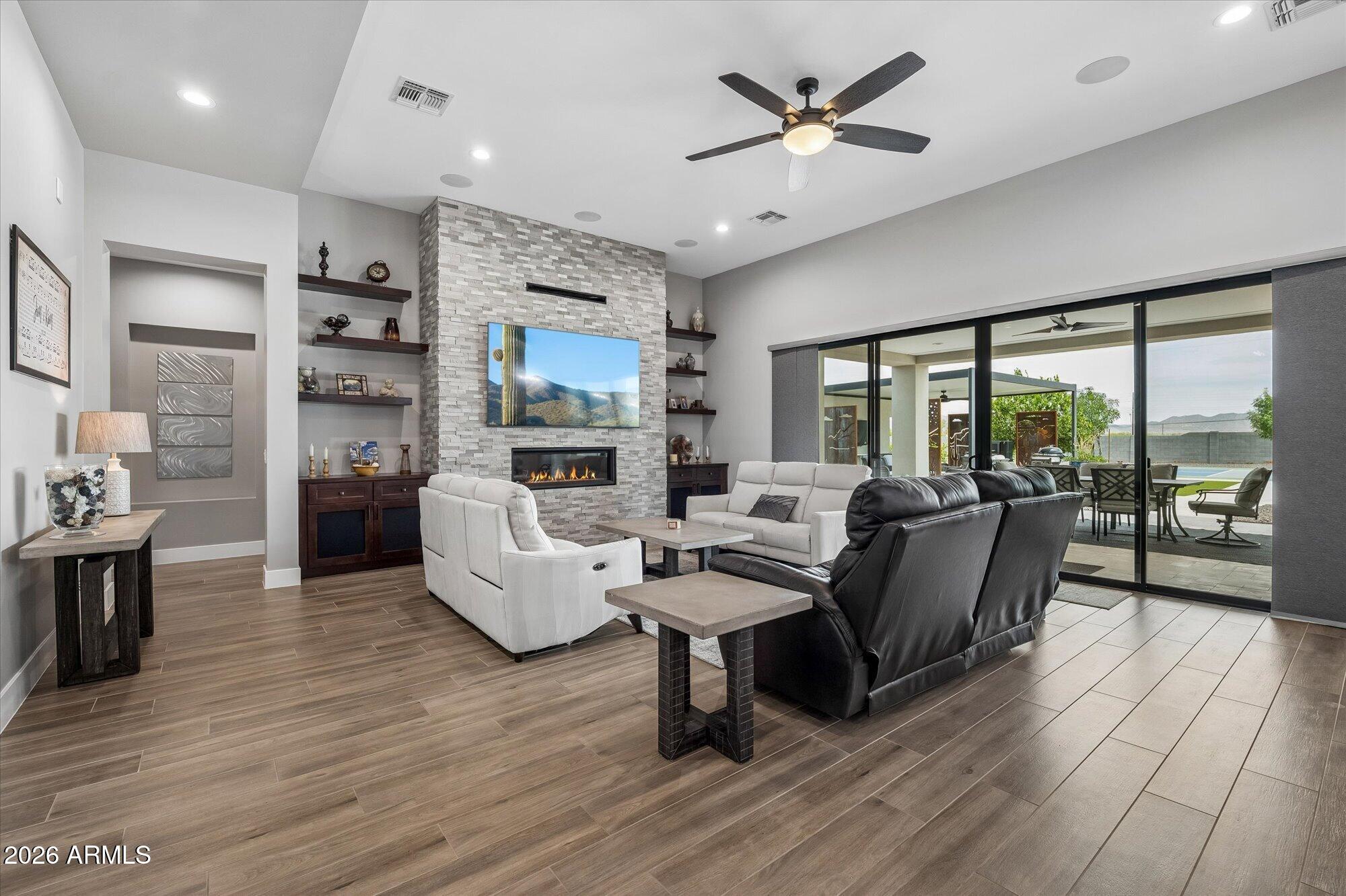 NORTH MOUNTAIN ESTATES - Residential