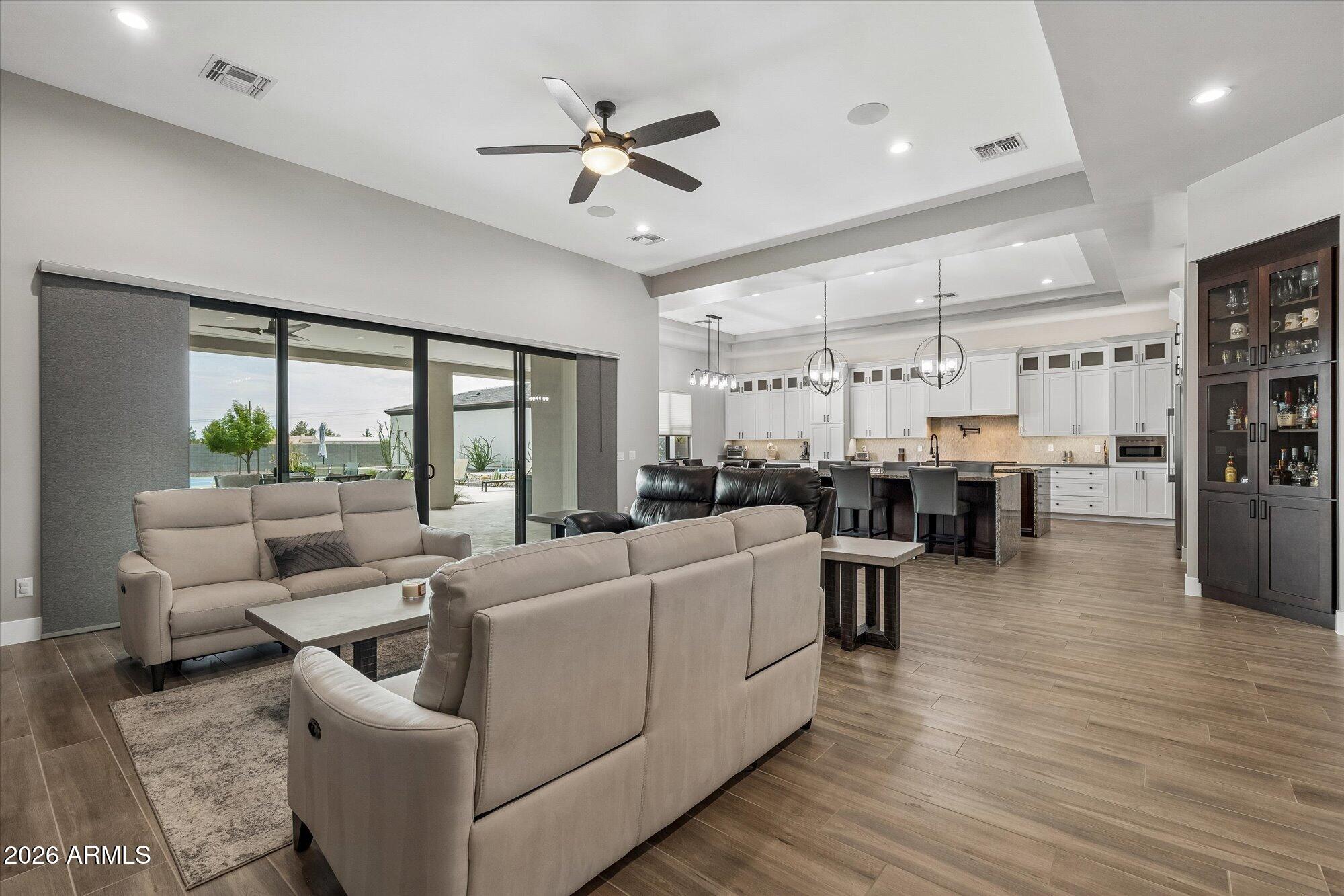 NORTH MOUNTAIN ESTATES - Residential
