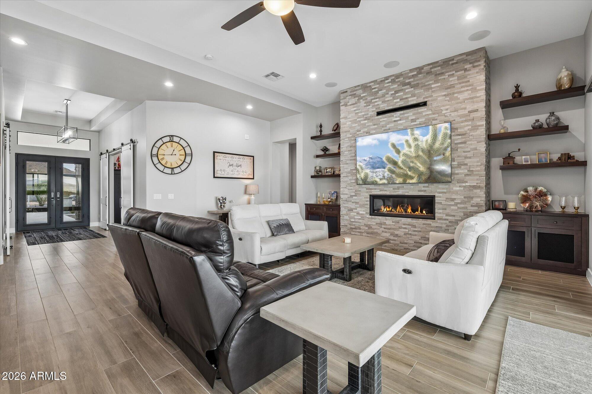 NORTH MOUNTAIN ESTATES - Residential