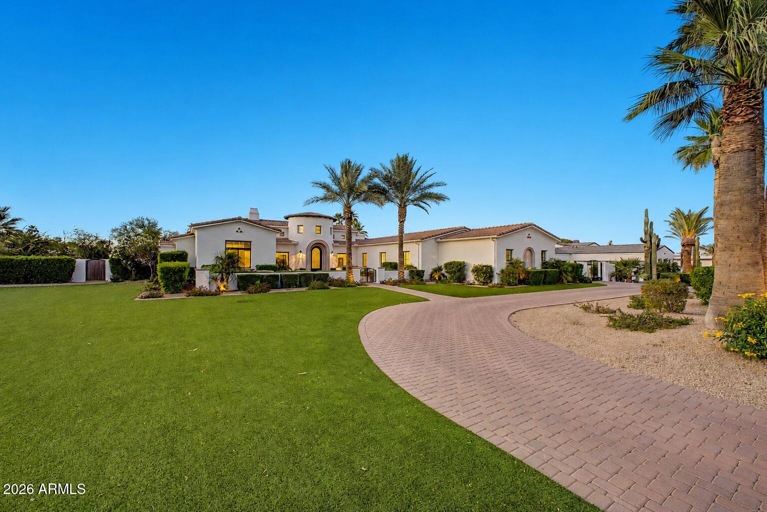 6823 E VALLEY VISTA Lane