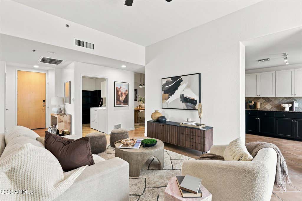 Photo of 2302 N Central Avenue #313, Phoenix, AZ 85004 (MLS # 7058643)