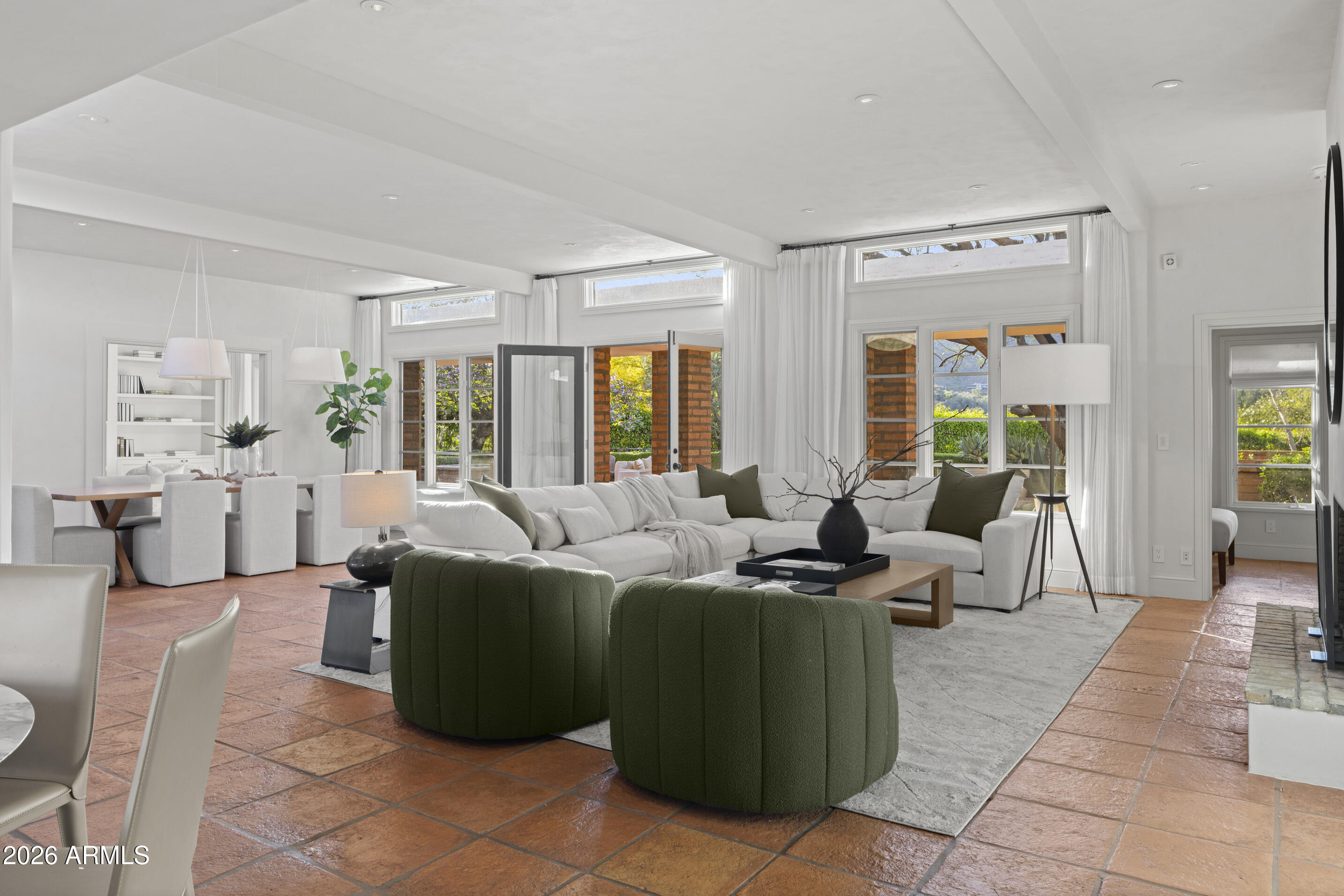 7610 N SHADOW MOUNTAIN Road