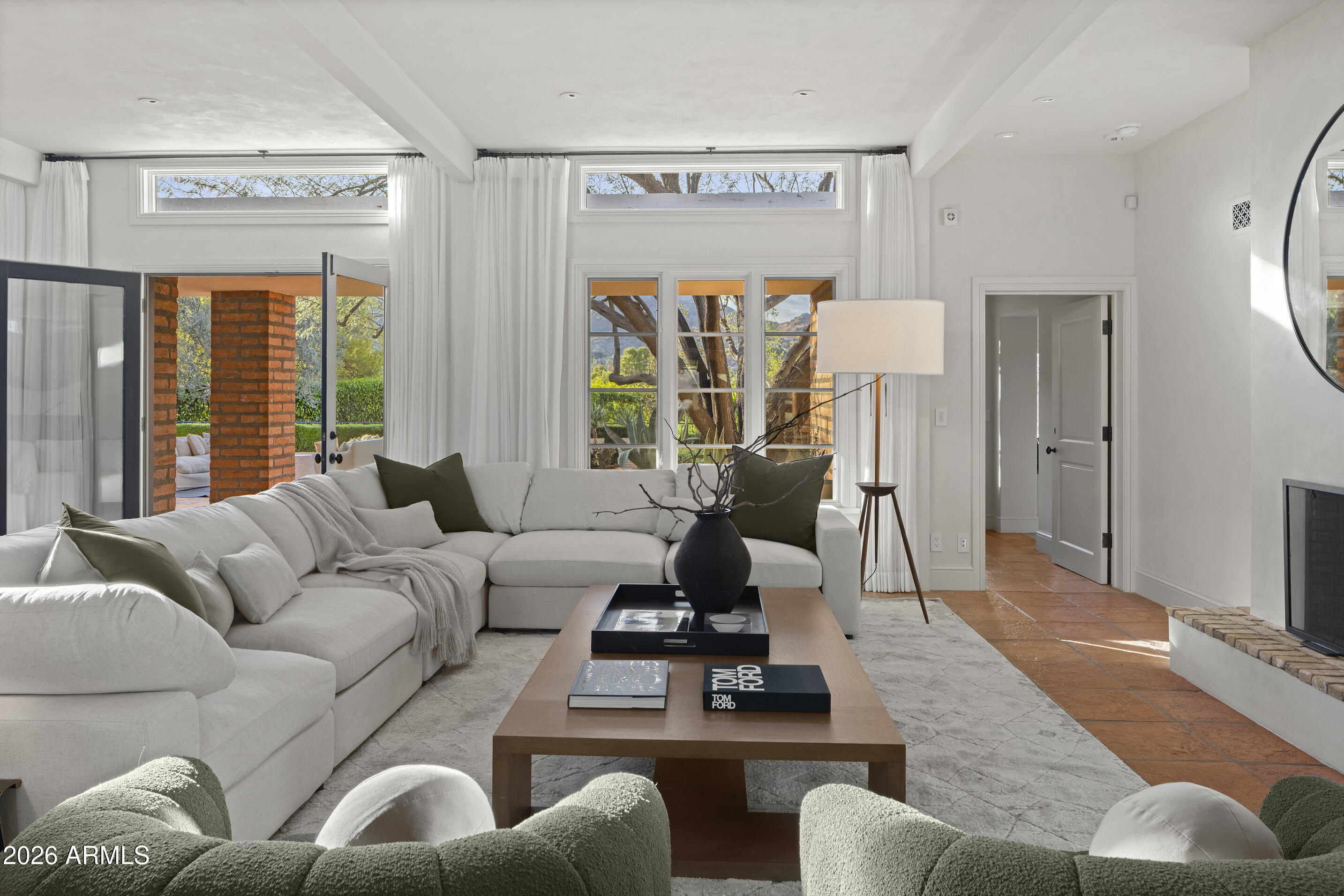 7610 N SHADOW MOUNTAIN Road