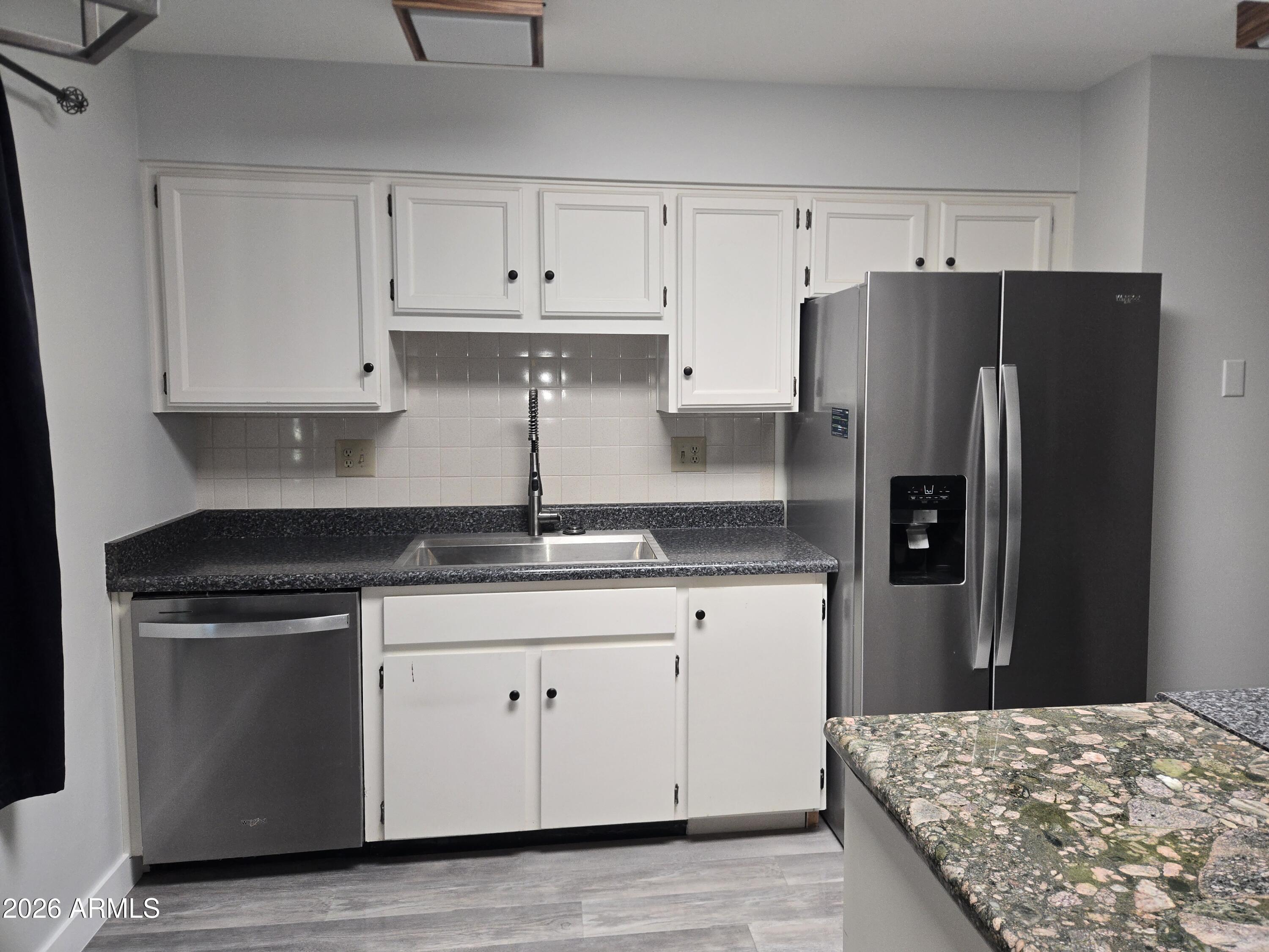 10049 W OAKMONT Drive