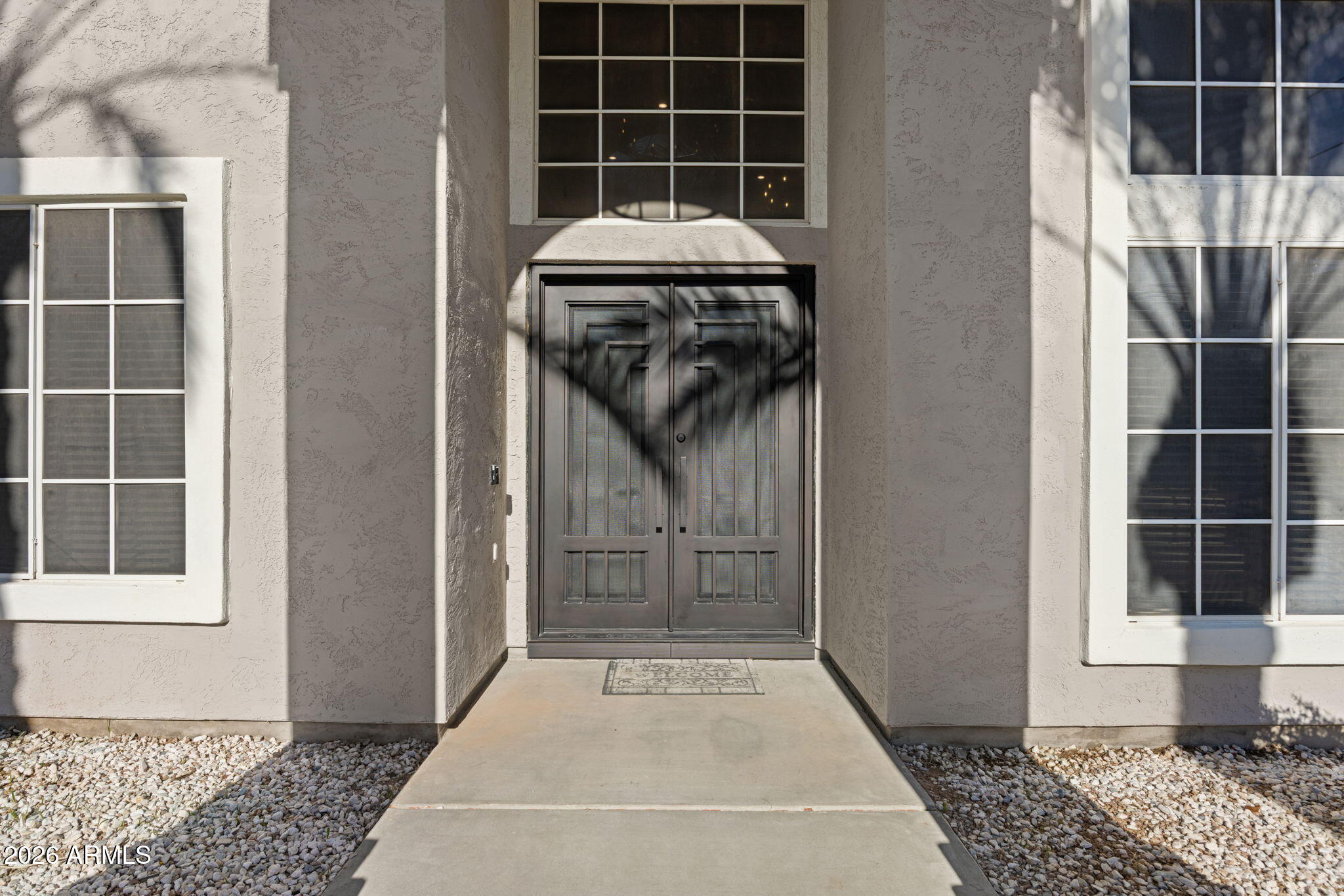 1442 W LAUREL Avenue