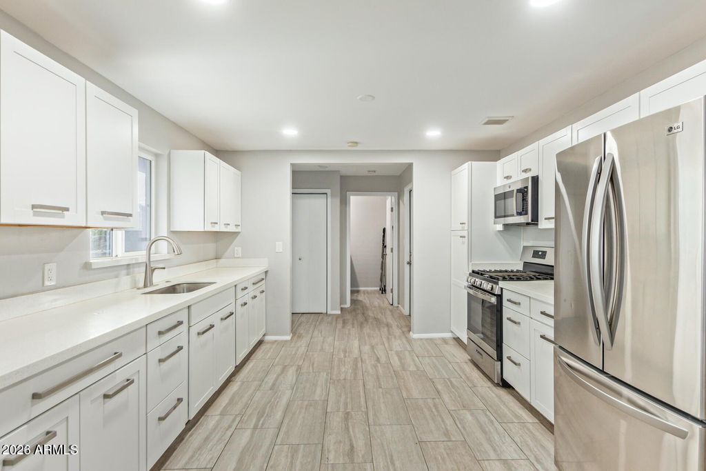 Photo of 638 E 7th Drive, Mesa, AZ 85204 (MLS # 7022109)