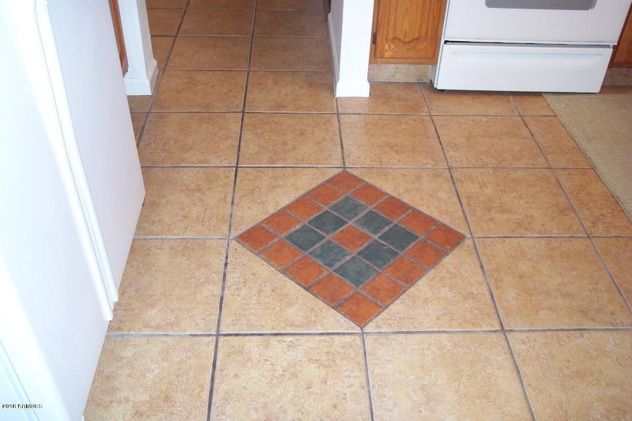 11018 W POINSETTIA Drive