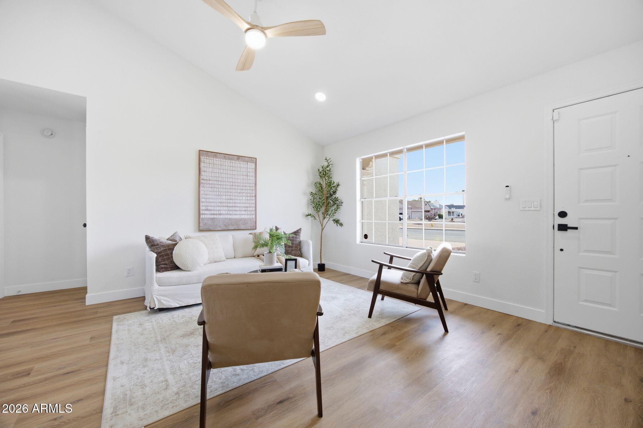 4509 W TOPEKA Drive