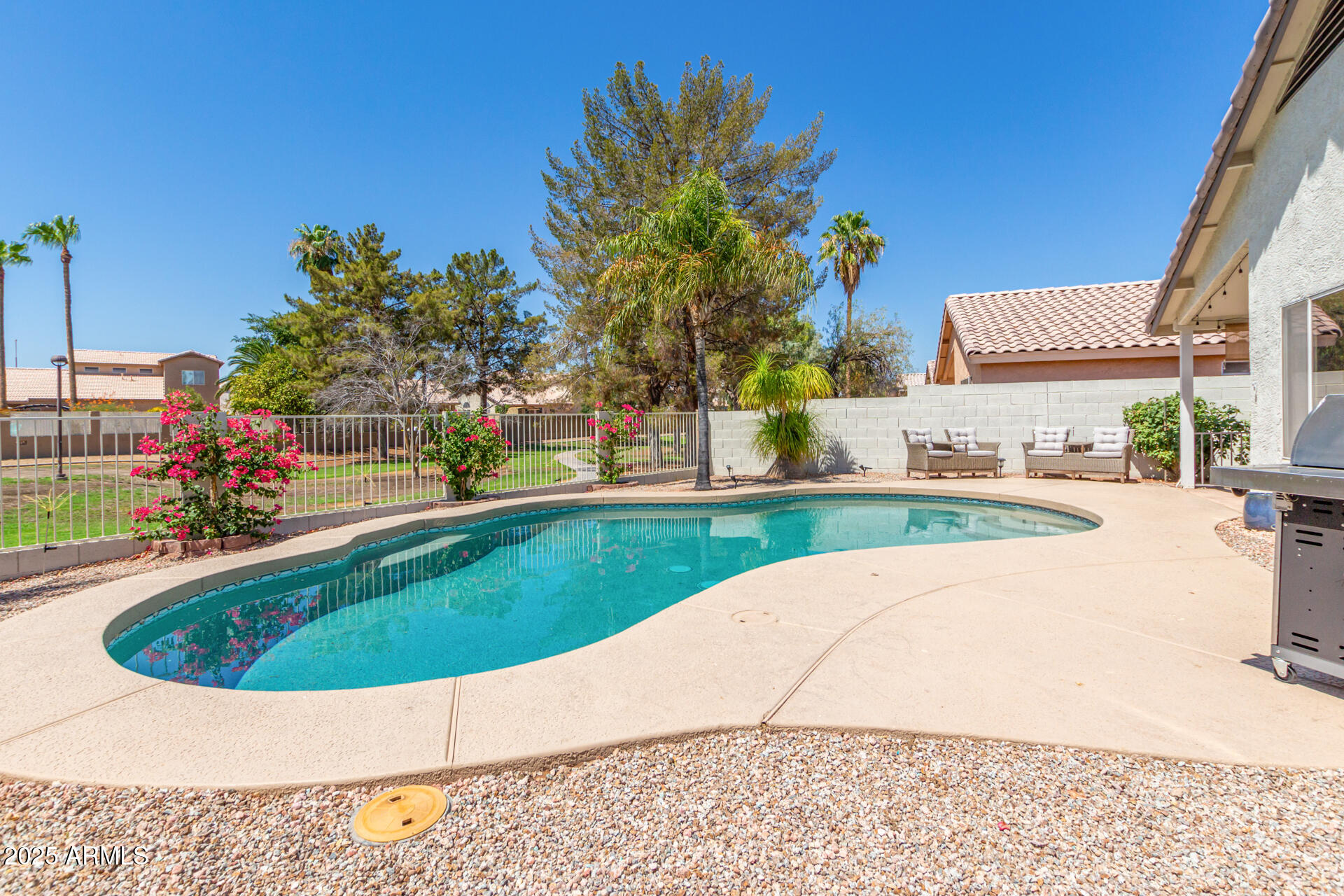 1701 E COUNTRYWALK Lane
