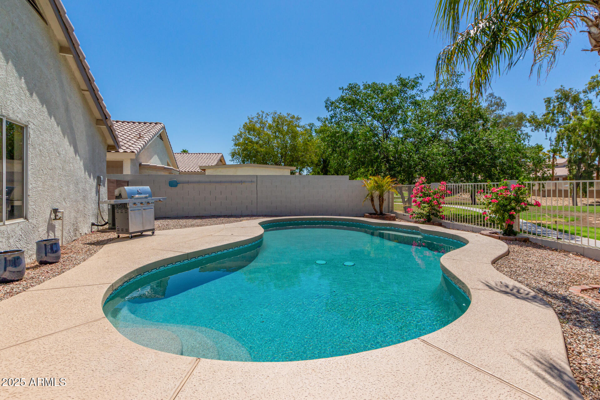 1701 E COUNTRYWALK Lane