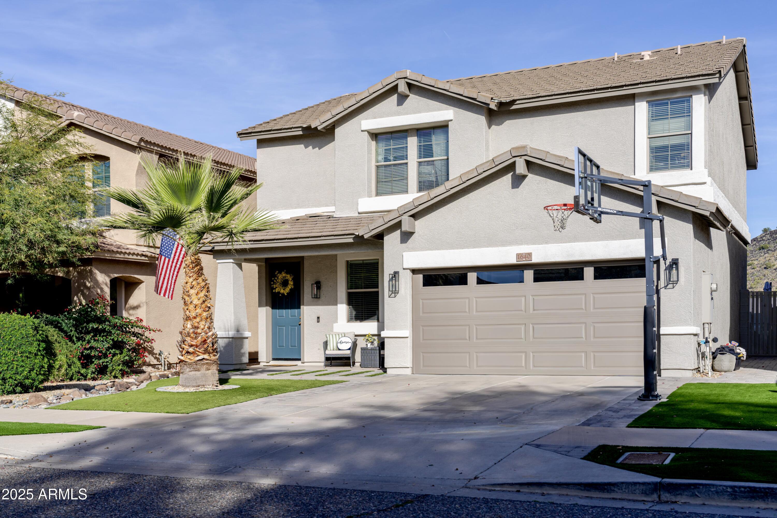 1640 E CIELO GRANDE Avenue