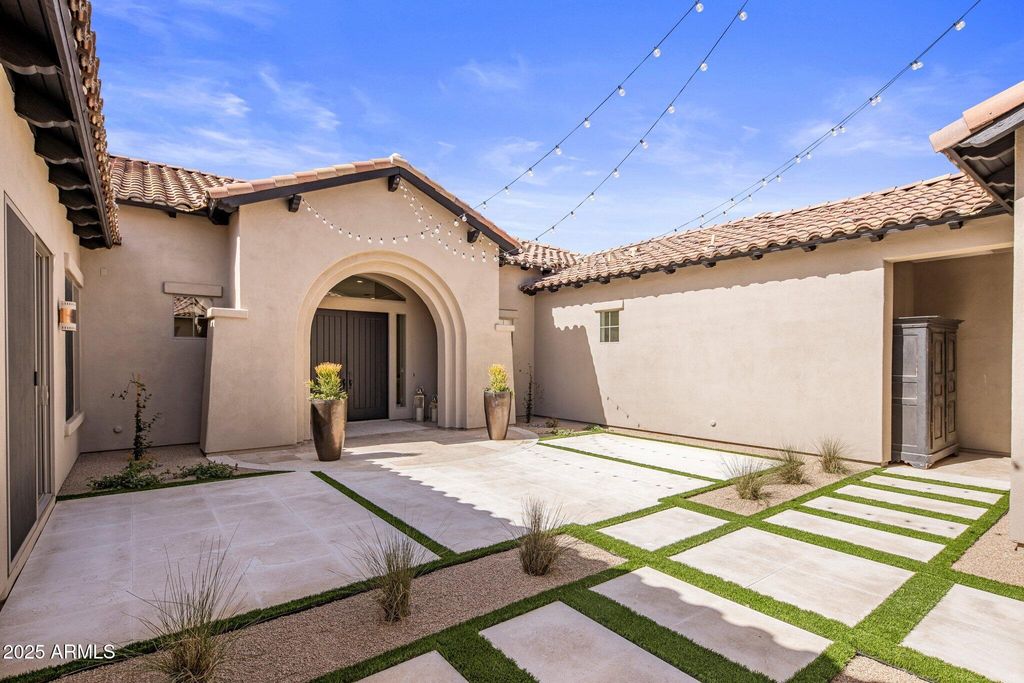 Photo of 27728 N 68th Place, Scottsdale, AZ 85266 (MLS # 6925447)