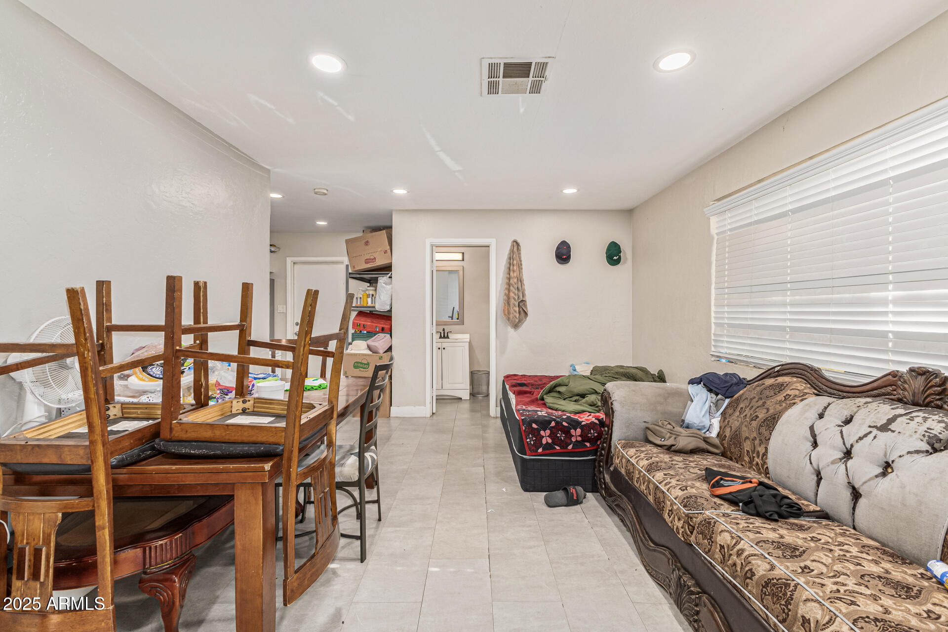 4610 W INDIANOLA Avenue