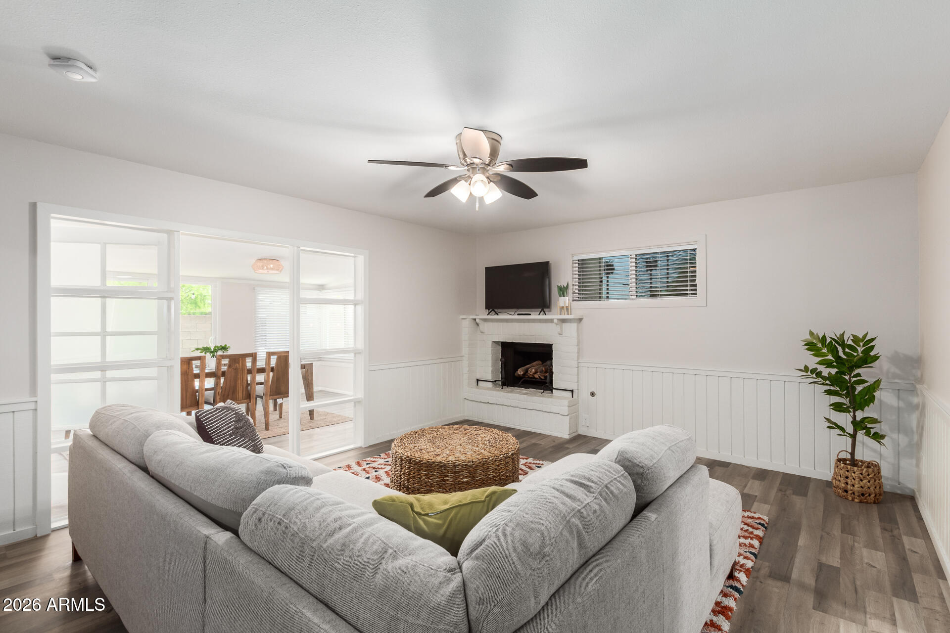 Properties 4 21 E ALAMEDA Drive