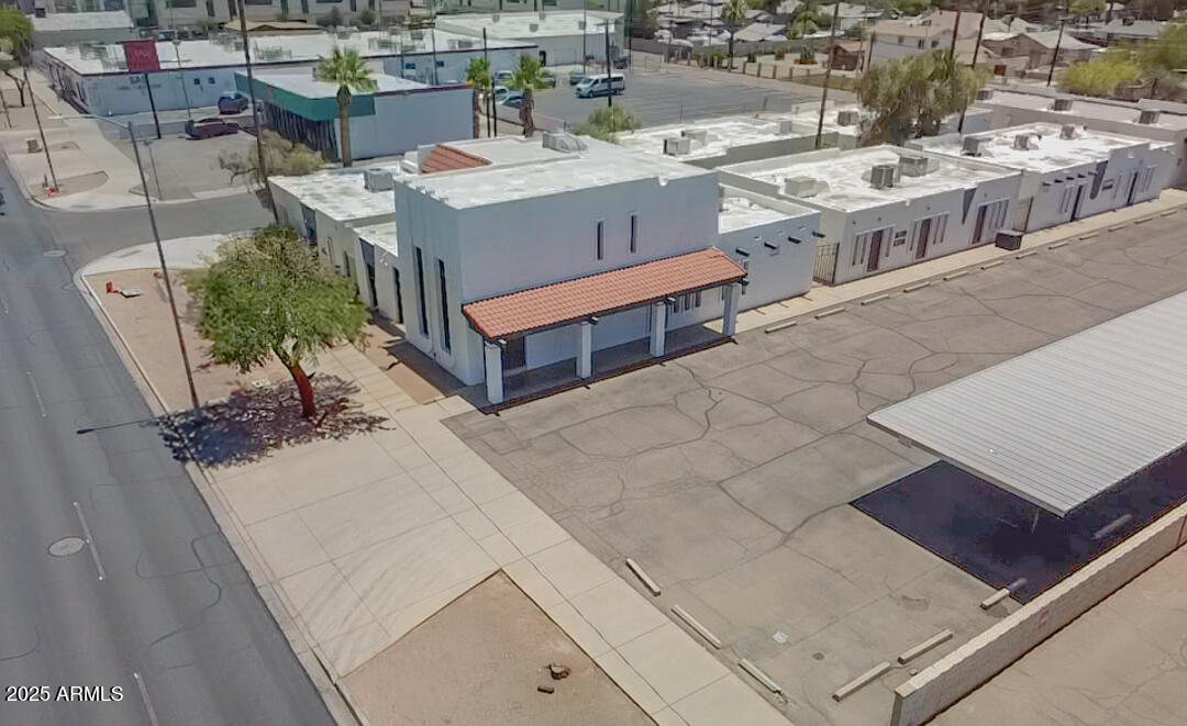 1095 E INDIAN SCHOOL Road 200