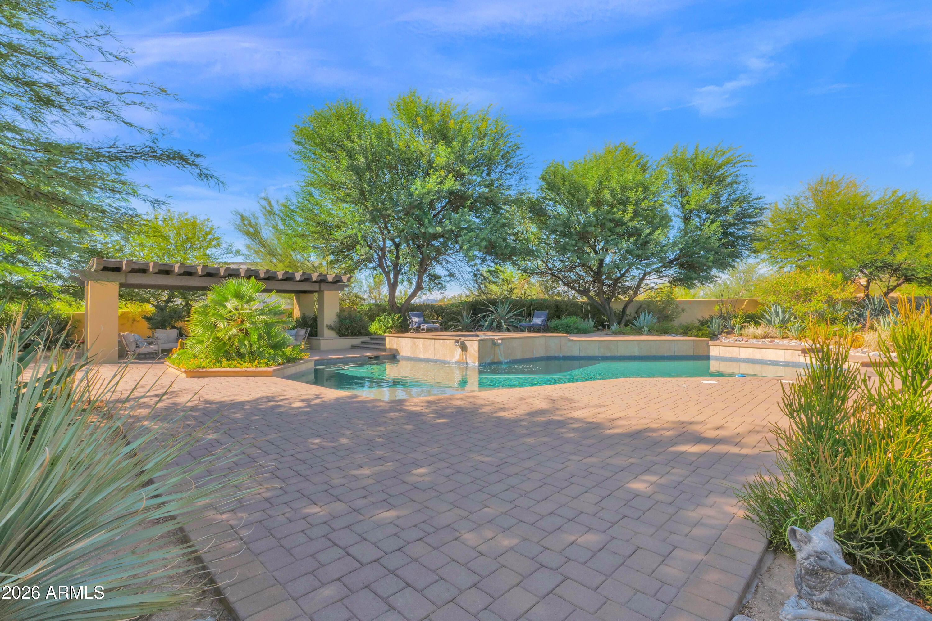 5716 E MILTON Drive