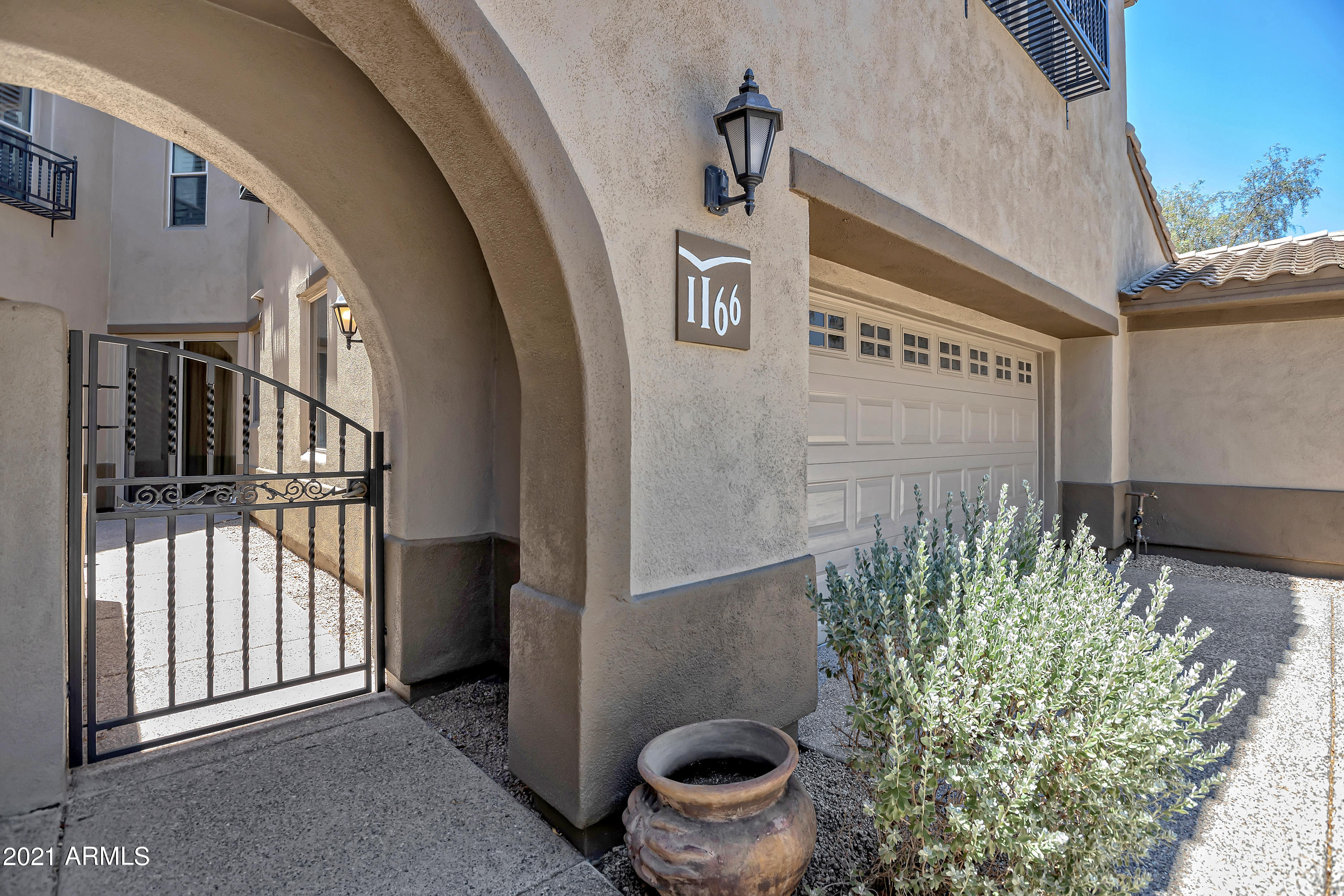 20802 N GRAYHAWK Drive 1166