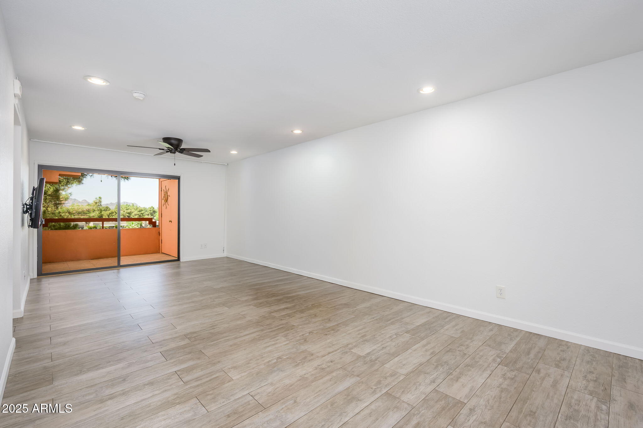 12212 N PARADISE VILLAGE Parkway S 428
