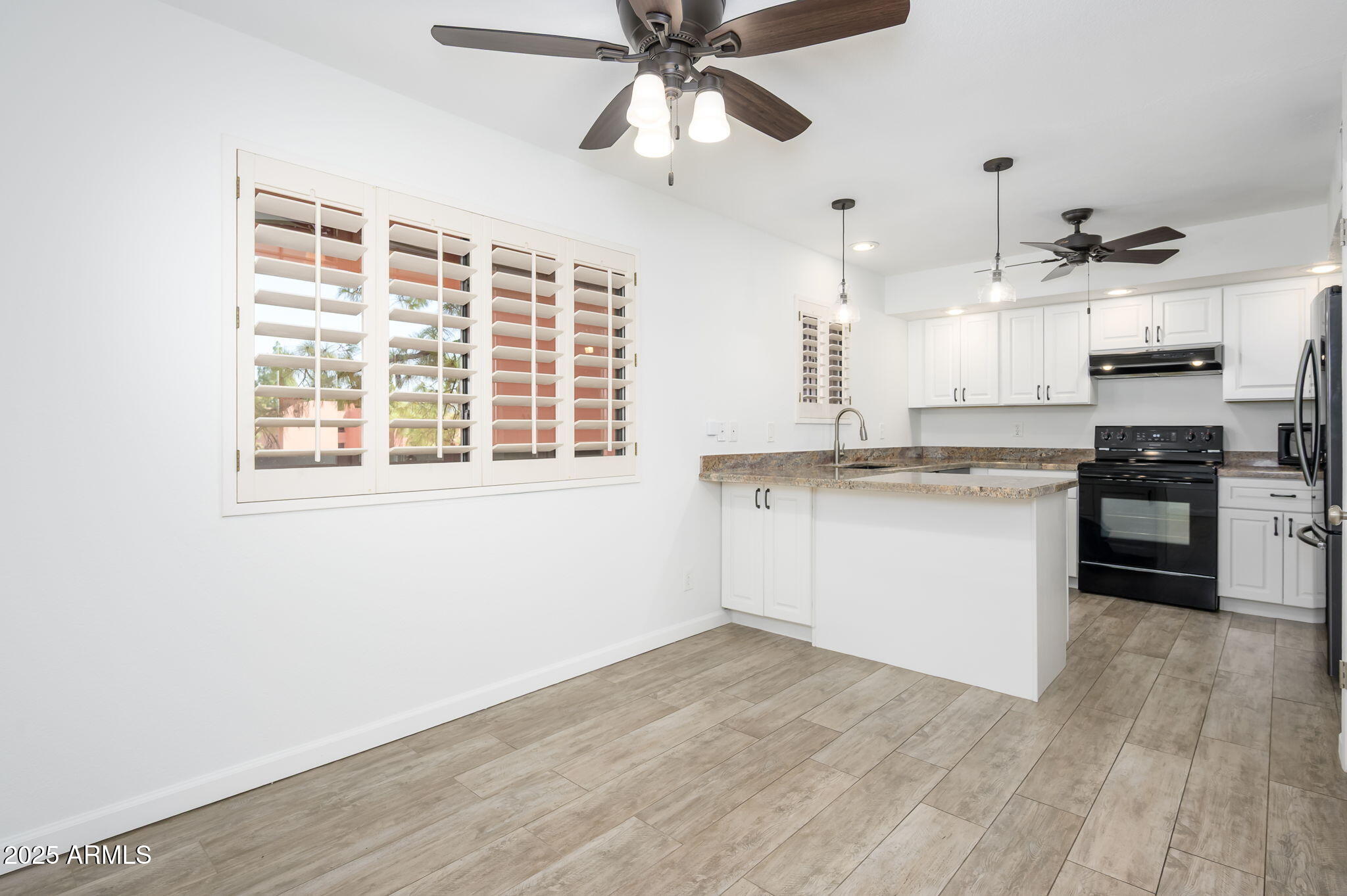 12212 N PARADISE VILLAGE Parkway S 428