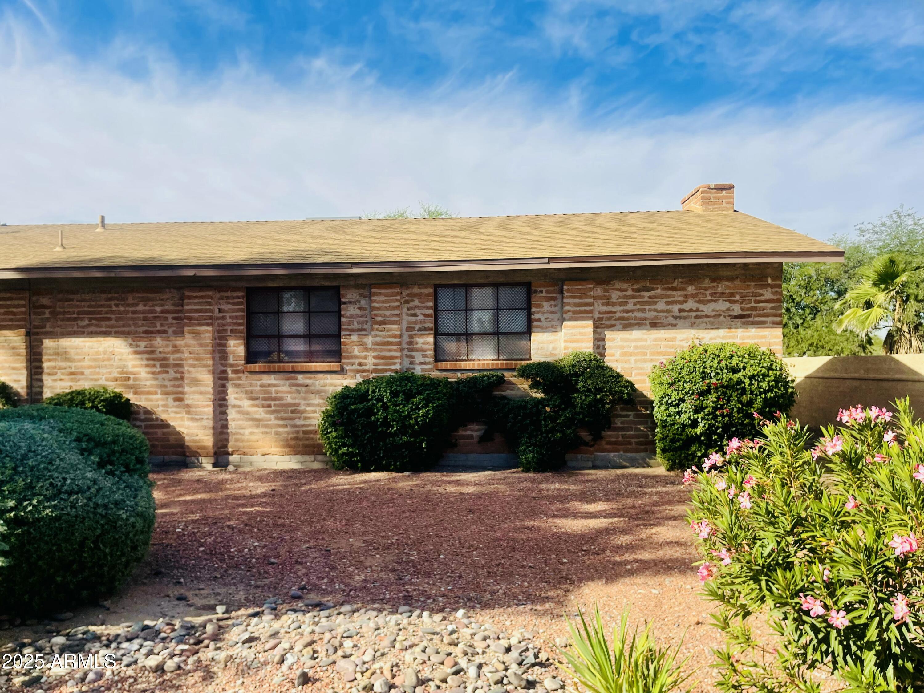 2902 N Geronimo Avenue