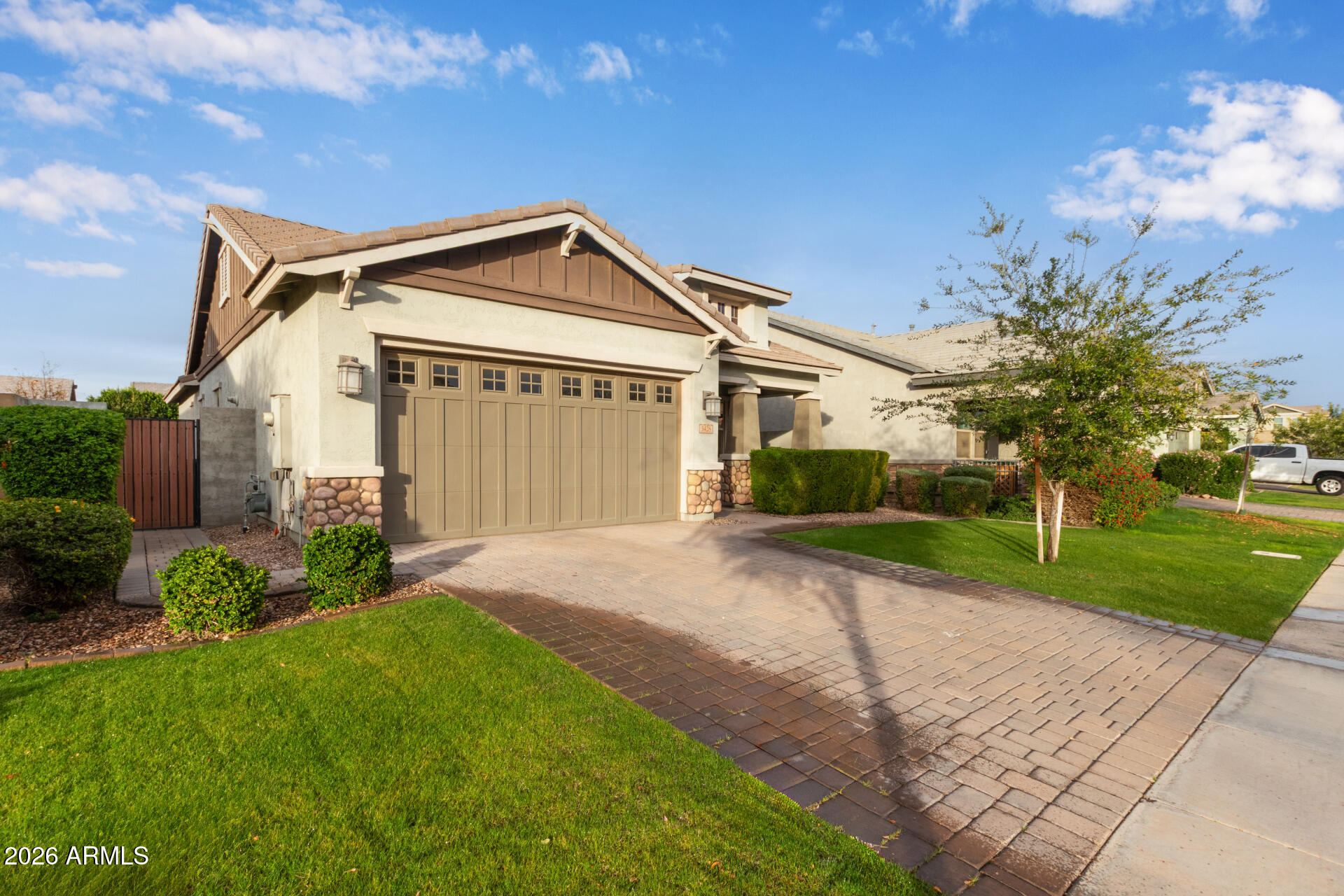 3428 E ARABIAN Drive