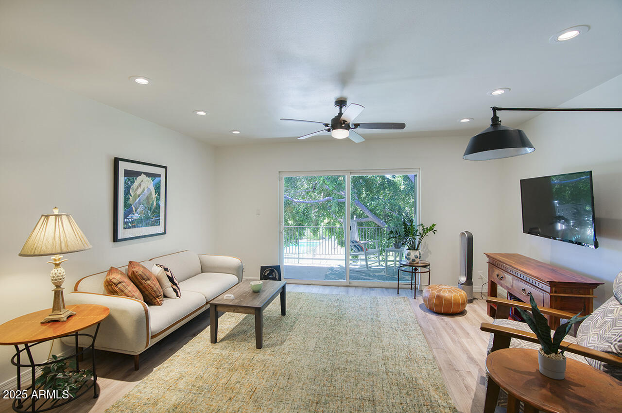 Phoenix, Arizona 85013, United States, 2 Bedrooms Bedrooms, ,2 BathroomsBathrooms,Residential,Active,152416