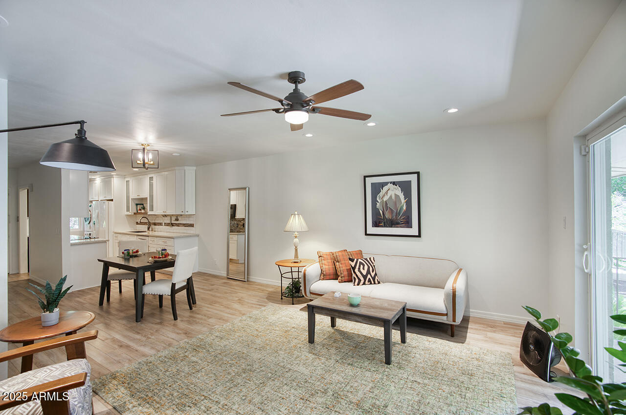 Phoenix, Arizona 85013, United States, 2 Bedrooms Bedrooms, ,2 BathroomsBathrooms,Residential,Active,152416