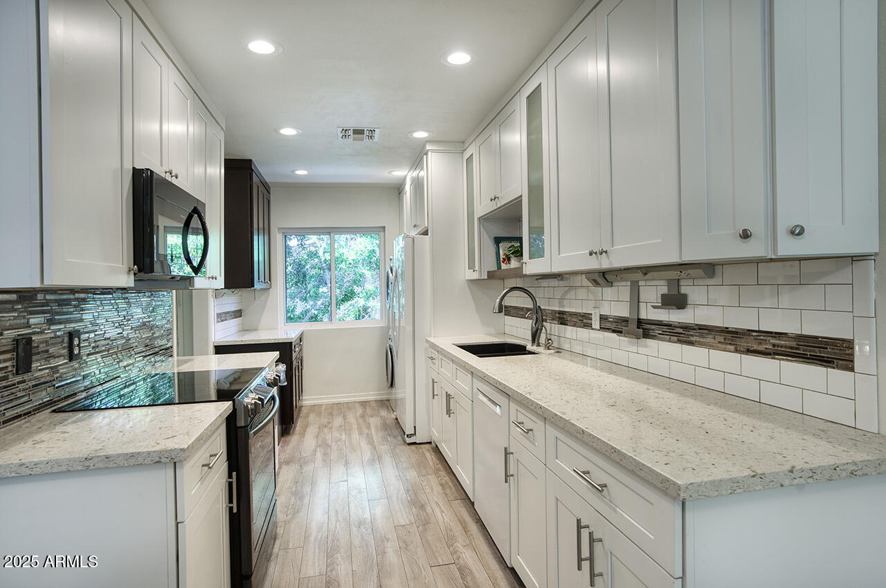 Phoenix, Arizona 85013, United States, 2 Bedrooms Bedrooms, ,2 BathroomsBathrooms,Residential,Active,152416