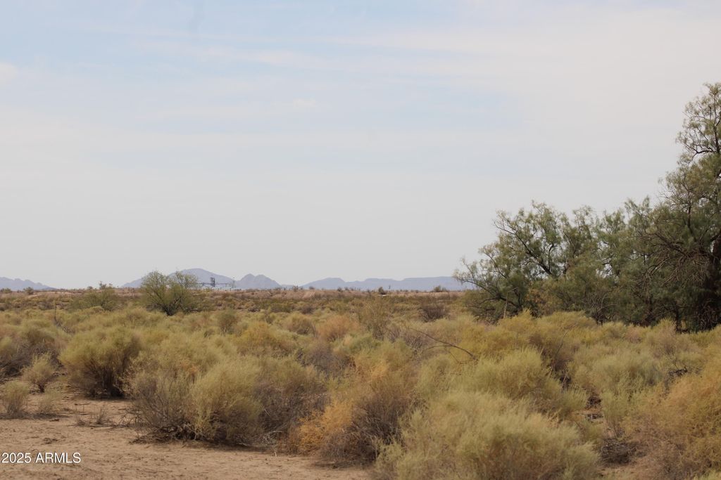 Photo of 0 W Roeser Road #-, Tonopah, AZ 85354 (MLS # 6925638)