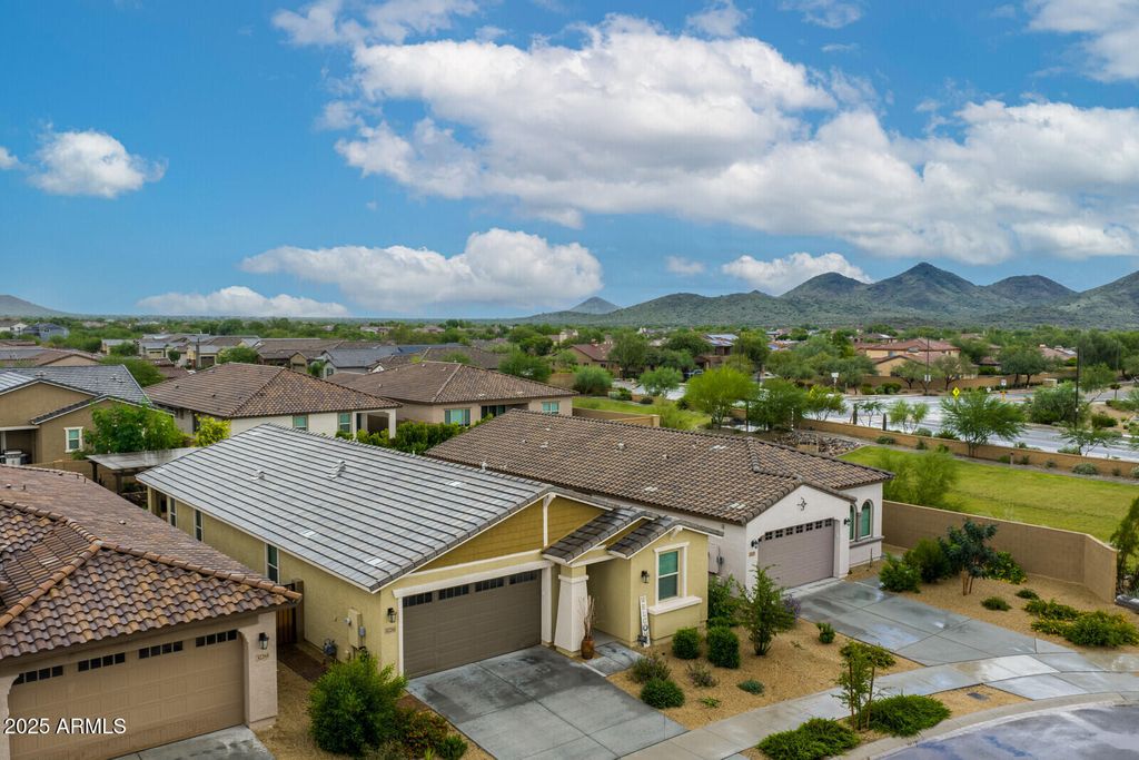 Photo of 32261 N 21st Drive, Phoenix, AZ 85085 (MLS # 6933641)