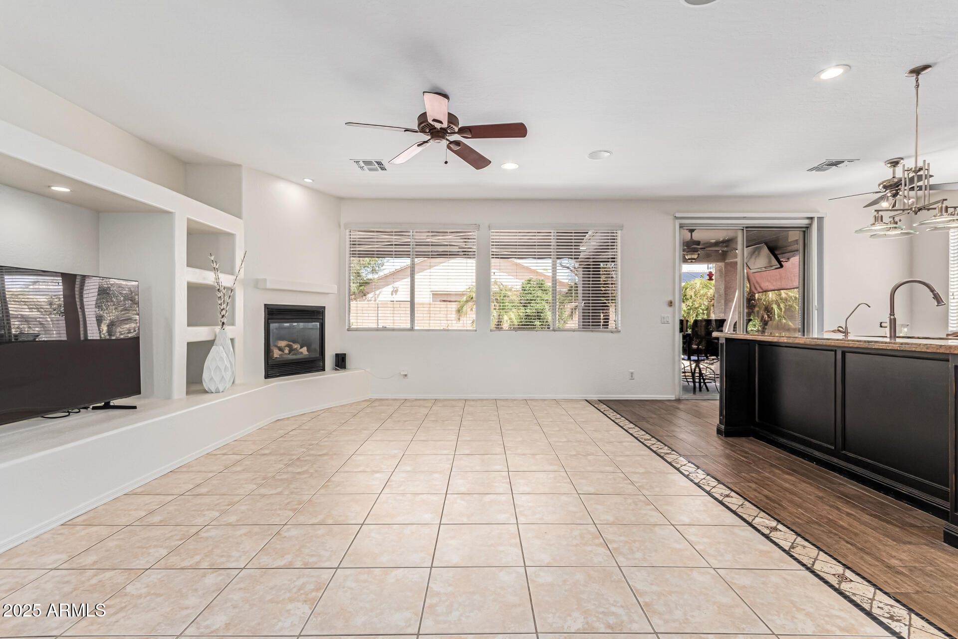 3414 E SANTA FE Lane