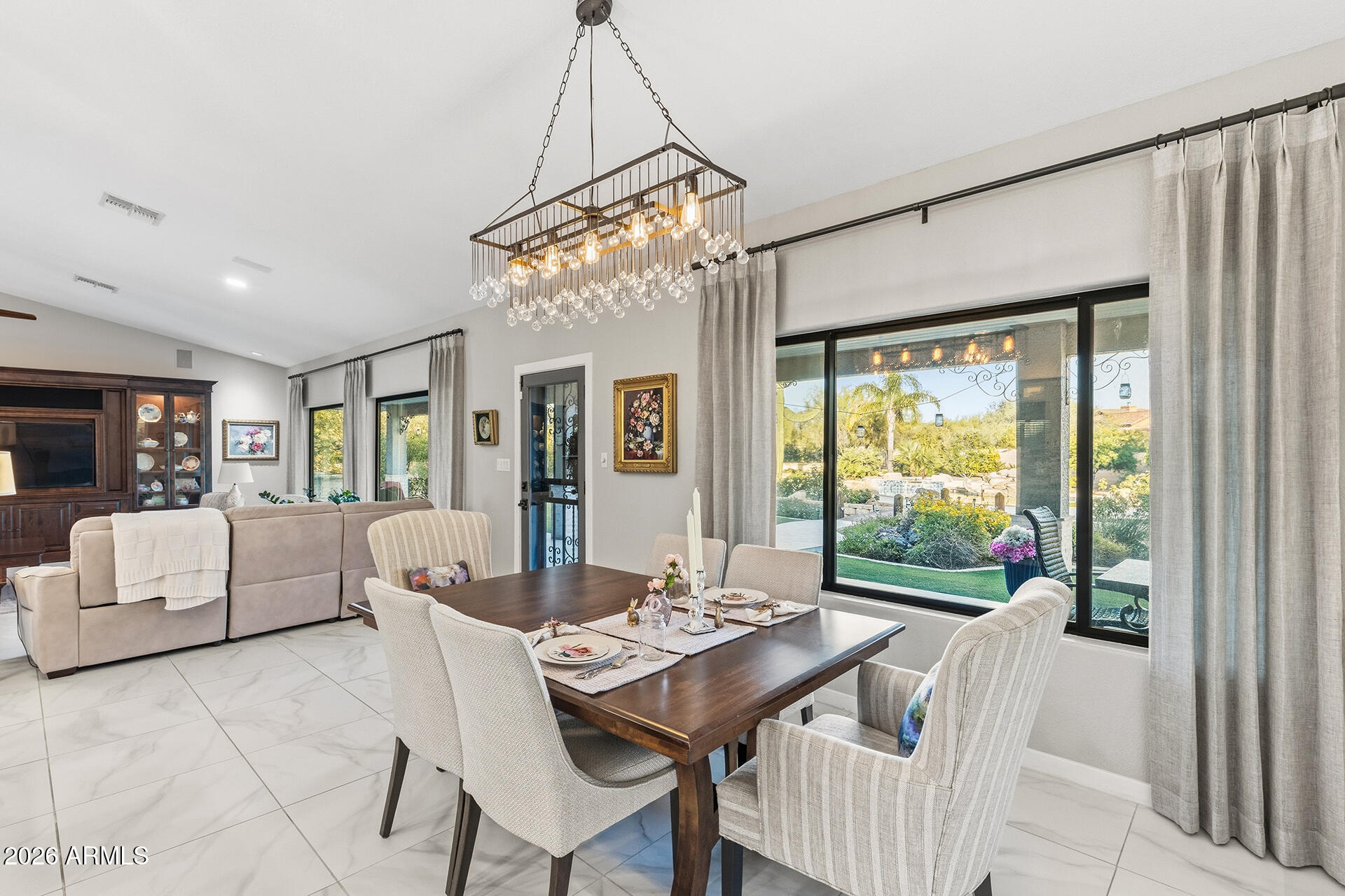 LA TIERRA PROMETIDA - Residential