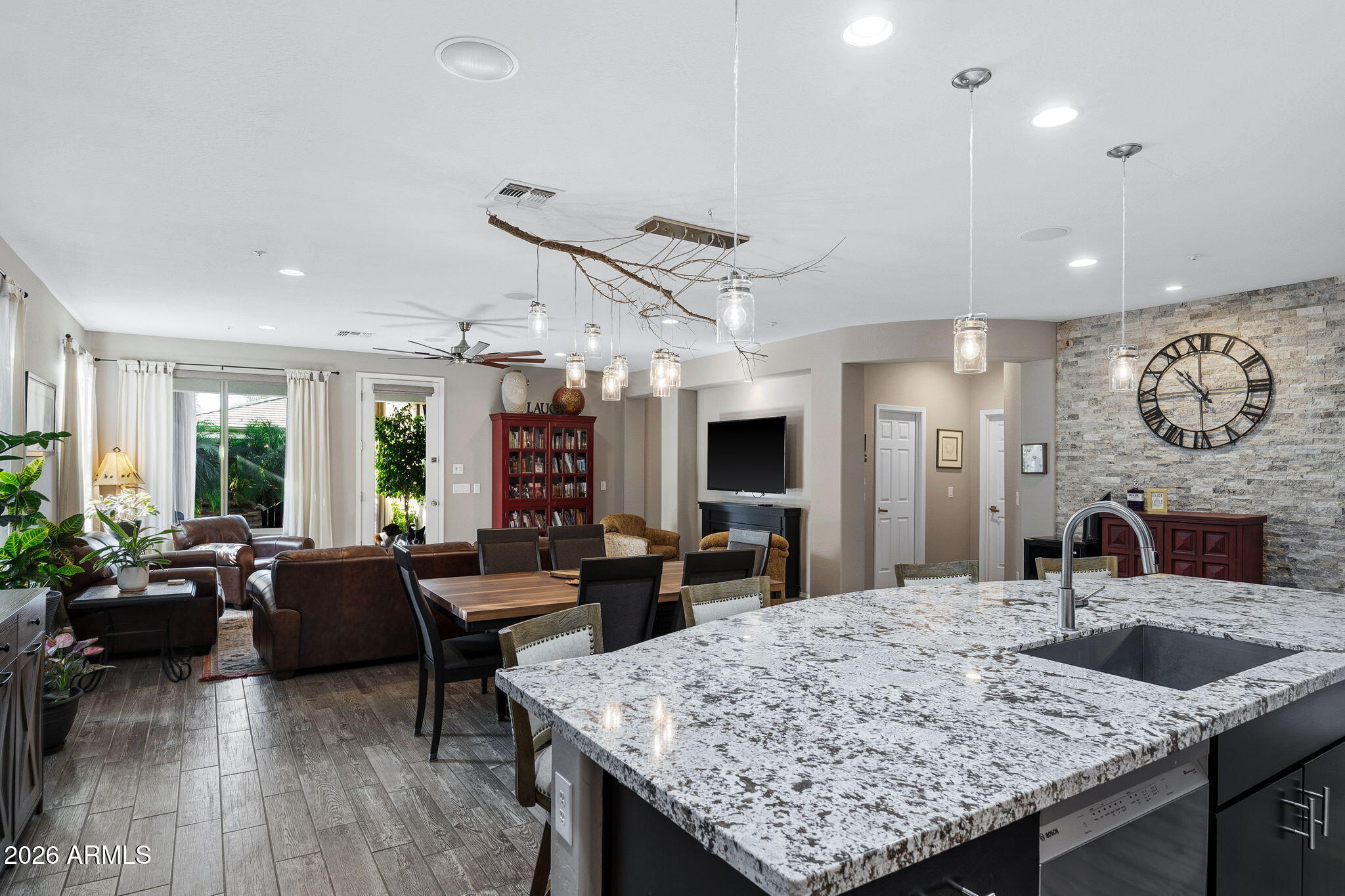 4591 E WATERMAN Street