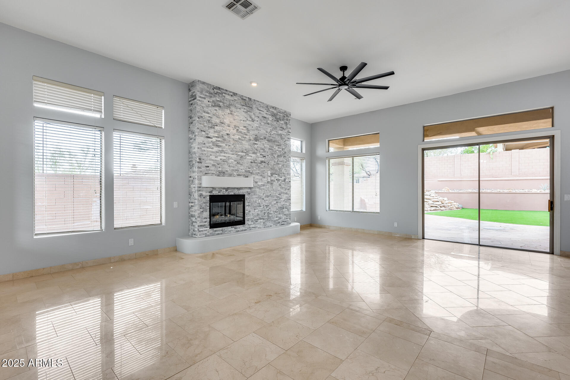 3138 W RAVINA Lane