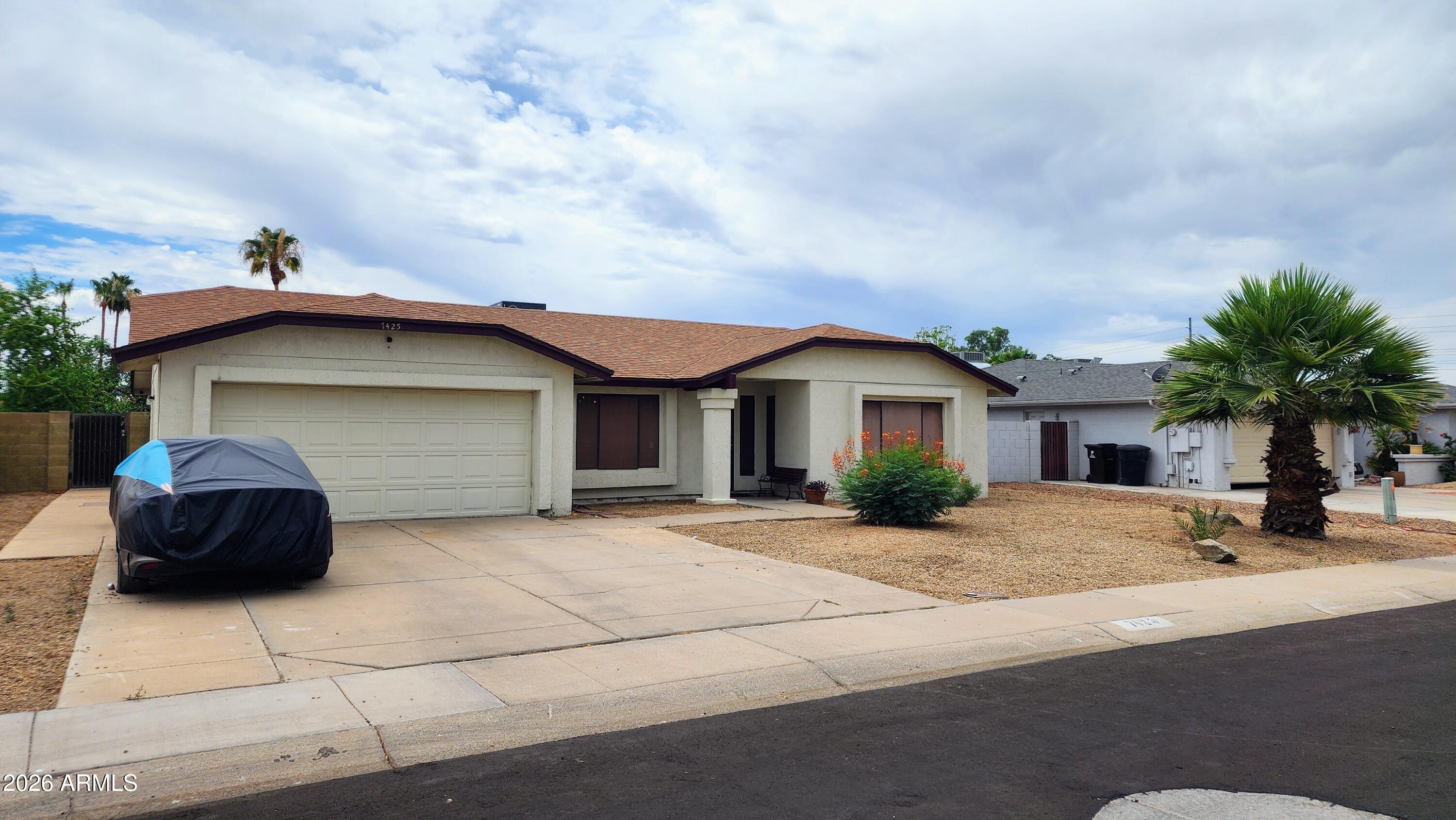 7425 W JENAN Drive
