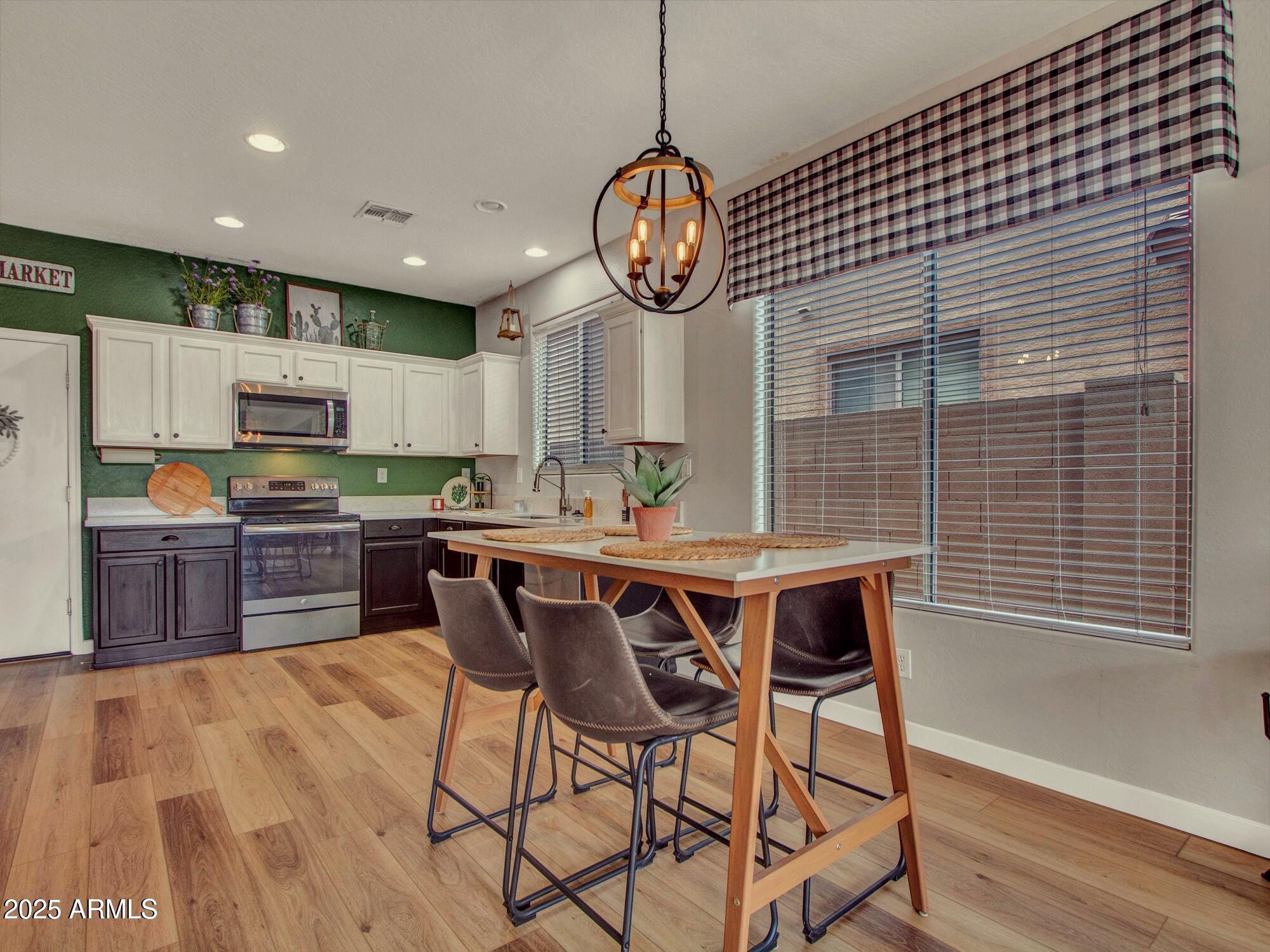 Anthem, Arizona 85086, United States, 4 Bedrooms Bedrooms, ,3 BathroomsBathrooms,Residential,Active,198467