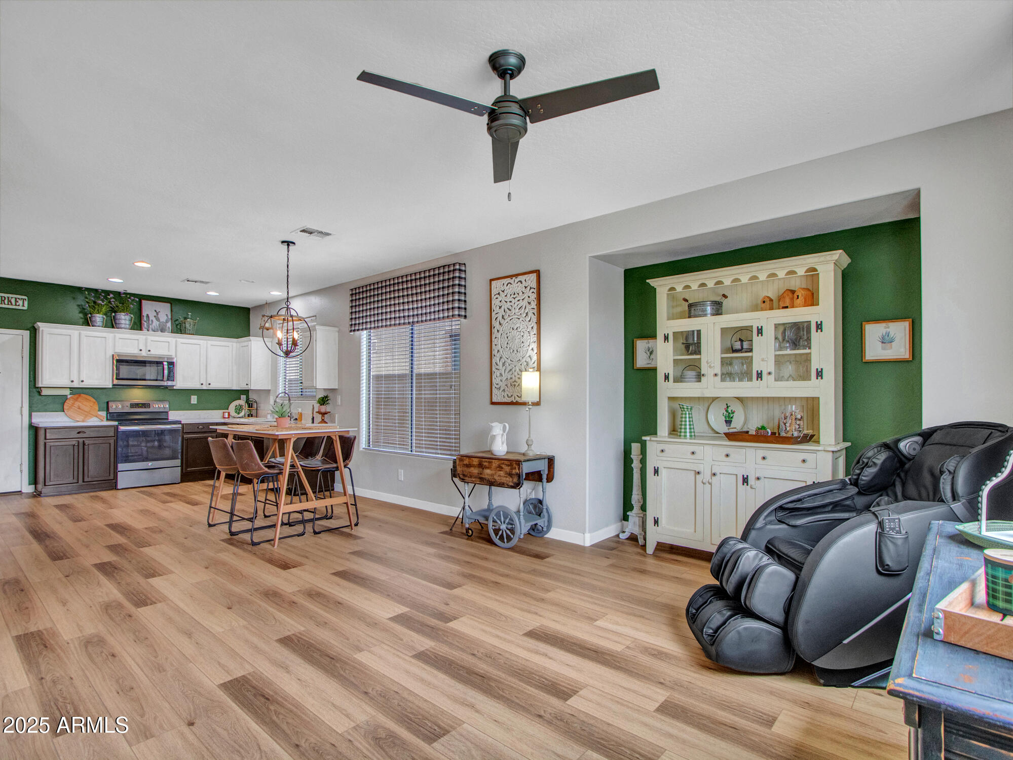 Anthem, Arizona 85086, United States, 4 Bedrooms Bedrooms, ,3 BathroomsBathrooms,Residential,Active,198467