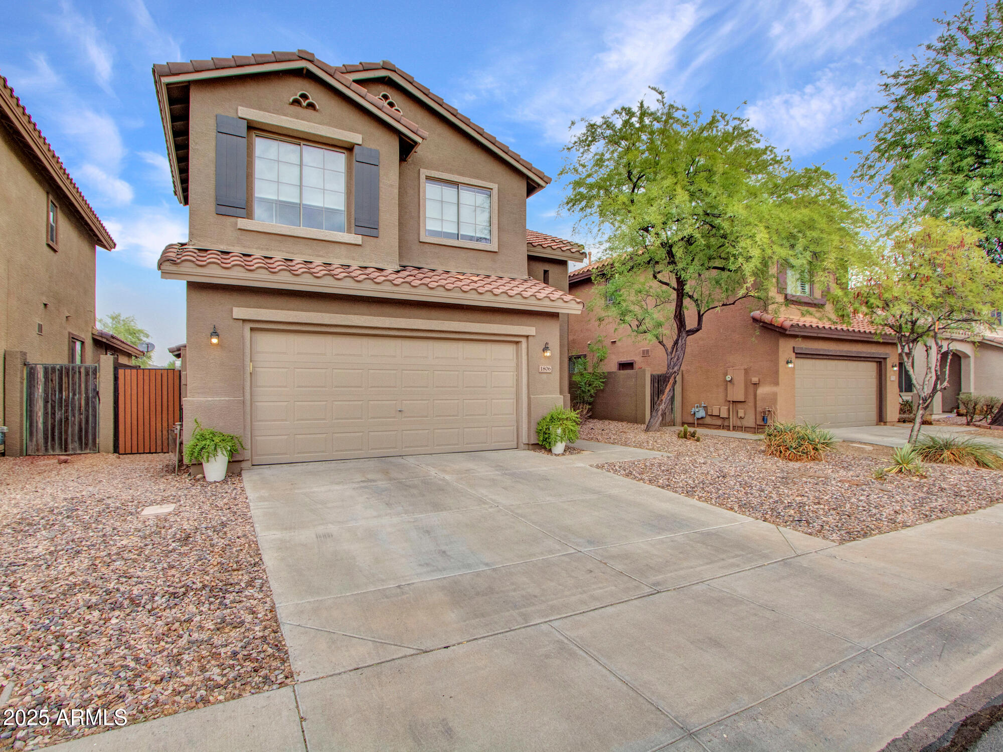 1806 W TWAIN Drive